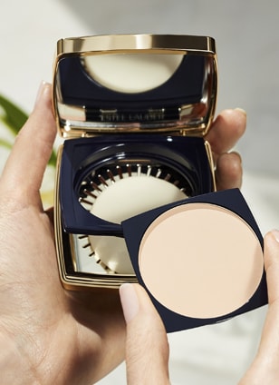 Double Wear Stay-In-Place Matte Powder Foundation
